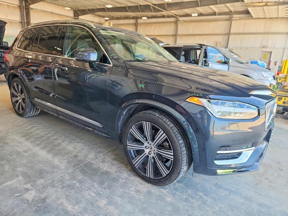 2021 VOLVO XC90 4