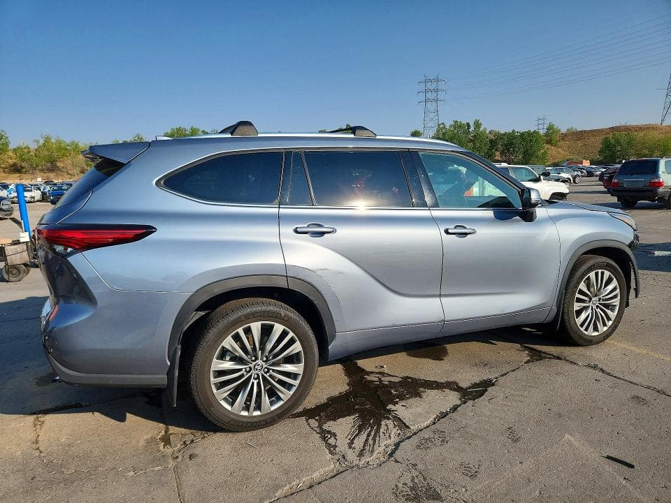 2021 TOYOTA HIGHLANDER PLATINUM PLATINUM 3