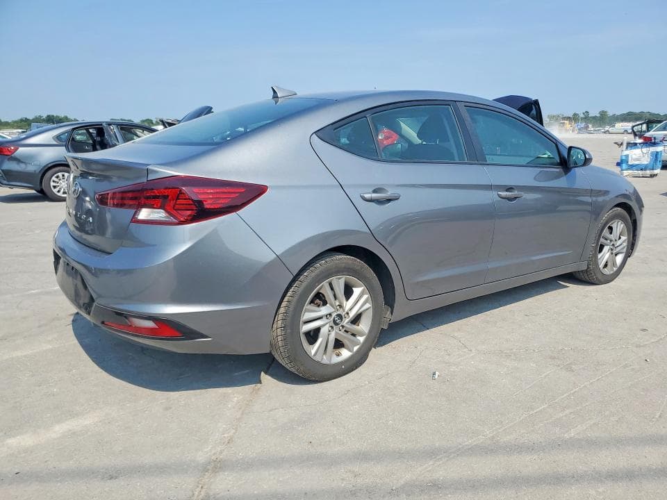 2020 HYUNDAI ELANTRA SEL 3