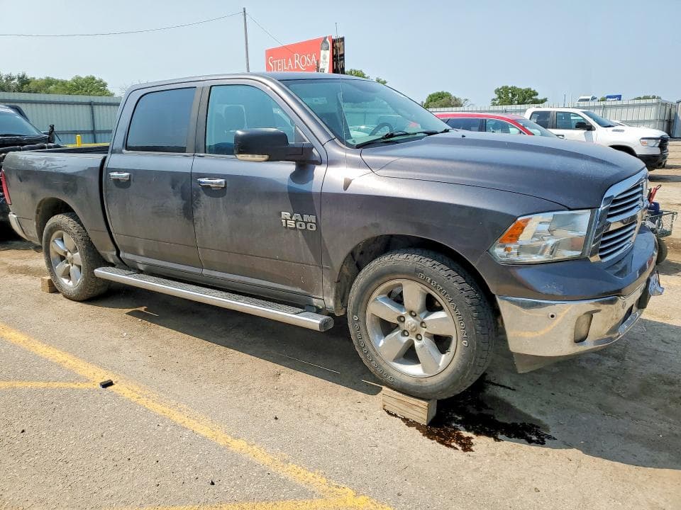 2017 RAM 1500 SLT 4