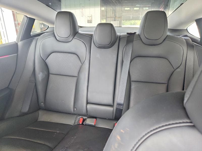 2025 TESLA MODEL 3 10