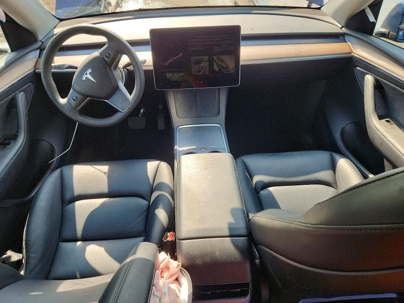2025 TESLA MODEL Y 8