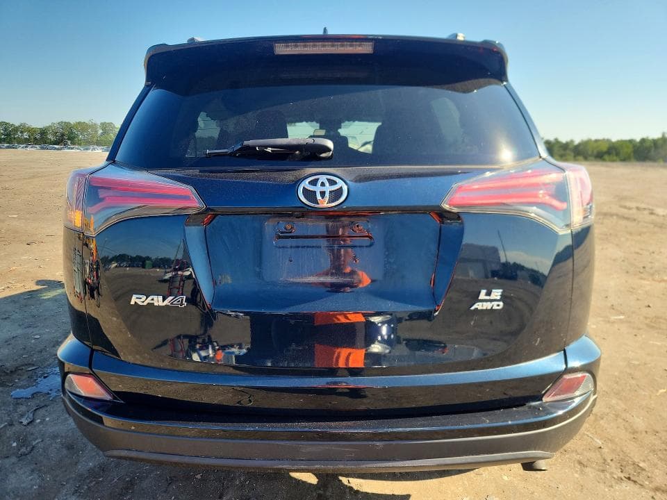 2018 TOYOTA RAV4 LE 6