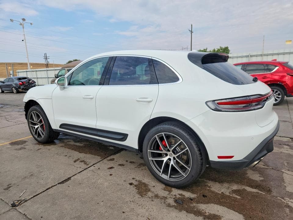 2024 PORSCHE MACAN S 2