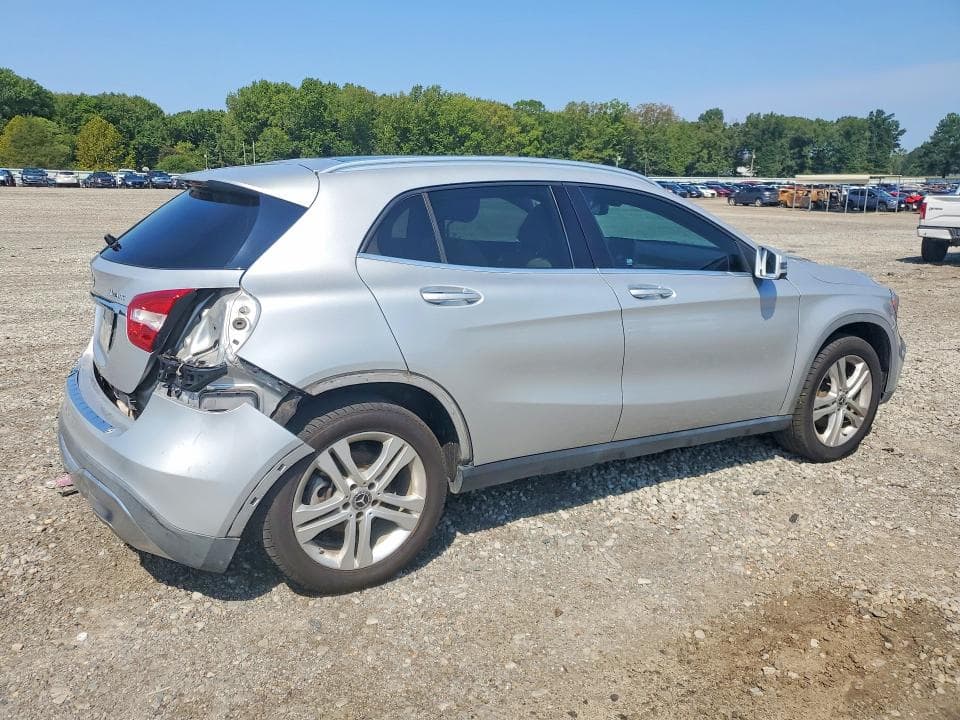 2018 MERCEDES-BENZ GLA 250 4MATIC 3