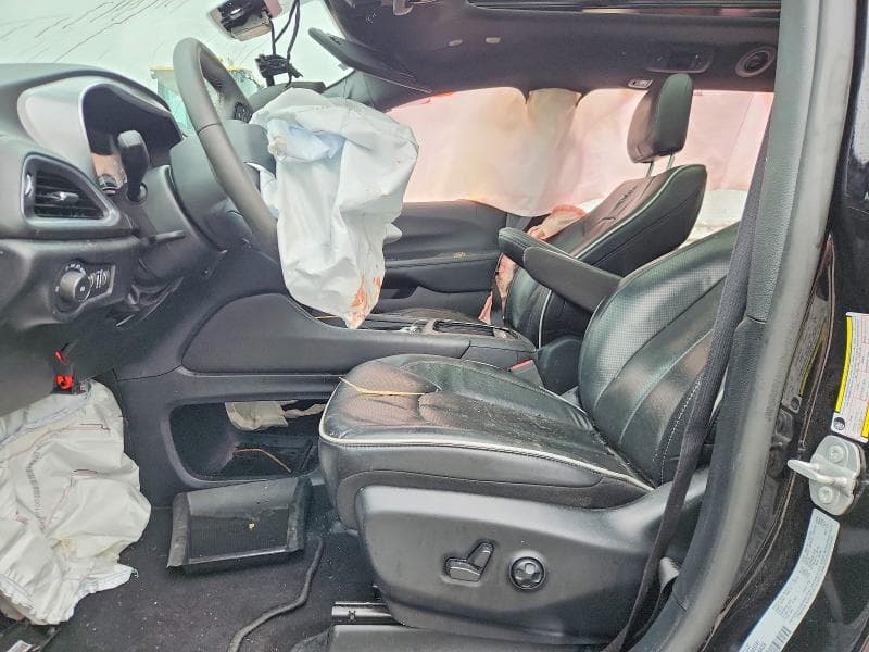 2025 CHRYSLER PACIFICA LIMITED 7