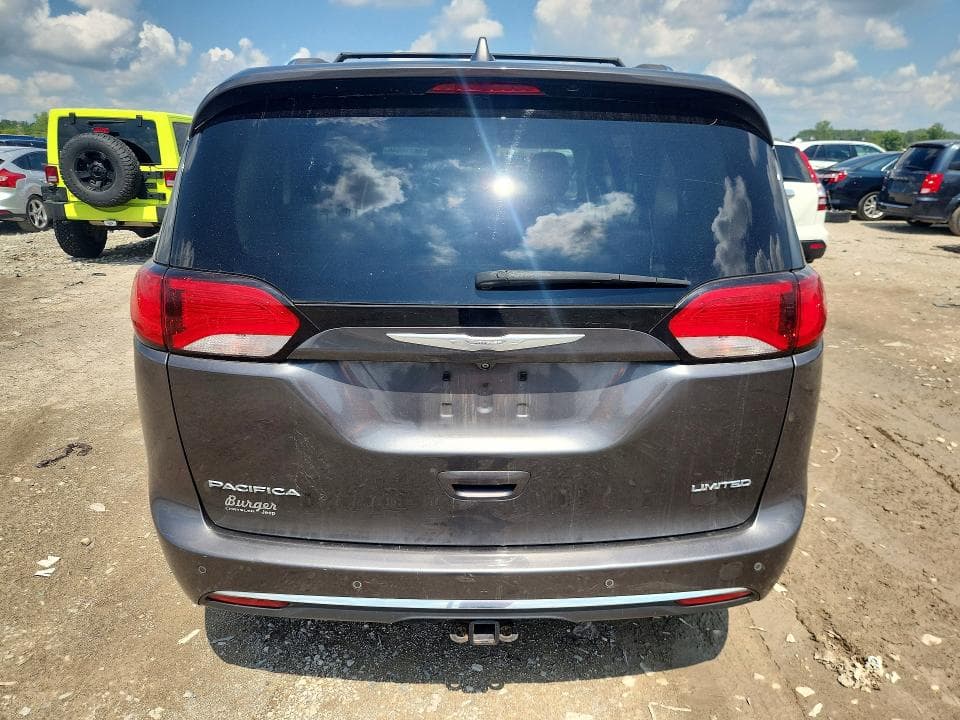 2017 CHRYSLER PACIFICA LIMITED 6