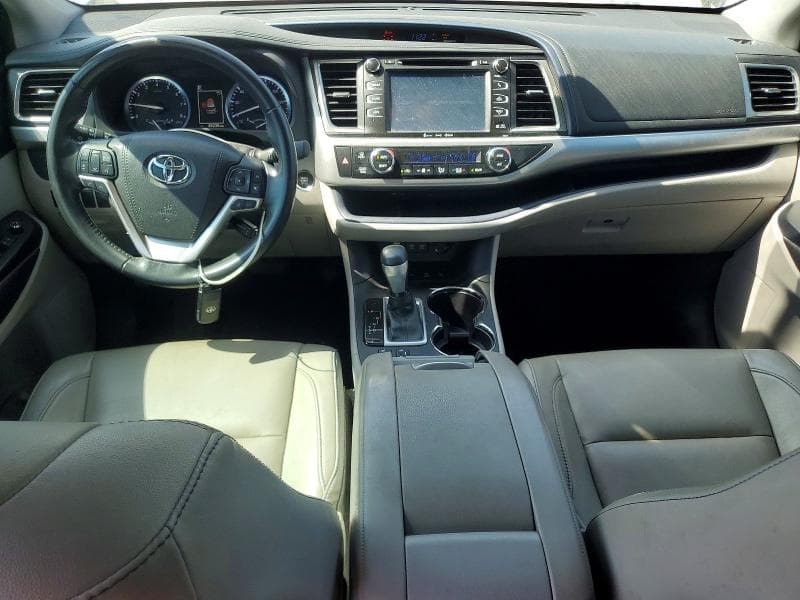 2017 TOYOTA HIGHLANDER XLE 8