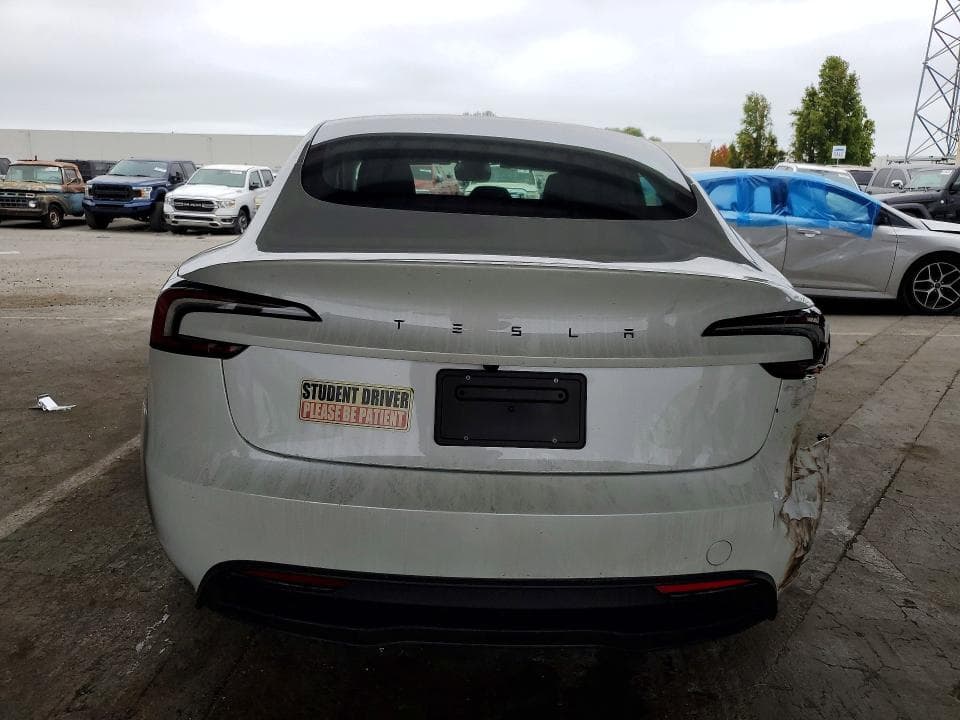 2025 TESLA MODEL 3 6