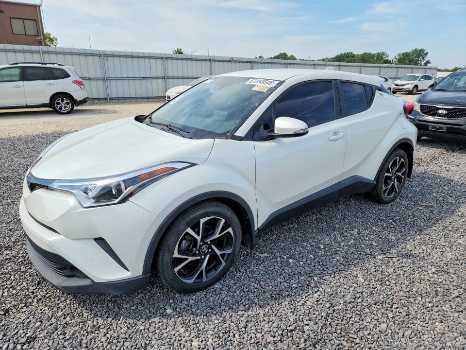 2019 TOYOTA C-HR XLE