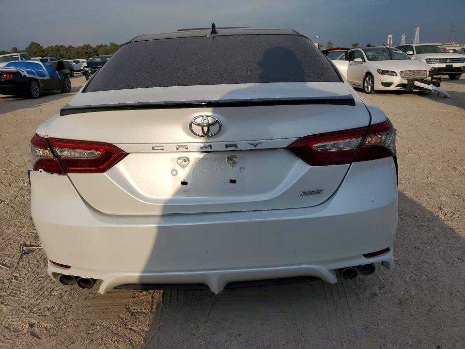 2019 TOYOTA CAMRY XSE 6