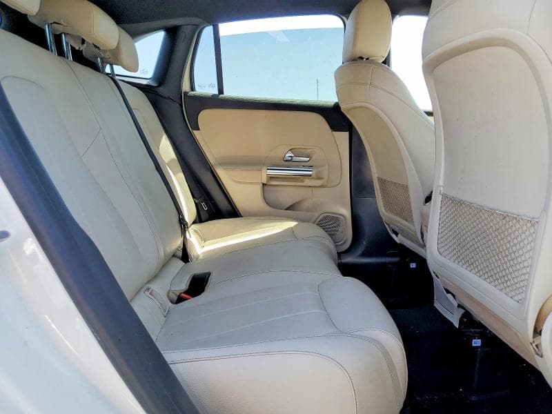 2021 MERCEDES-BENZ GLA 250 10