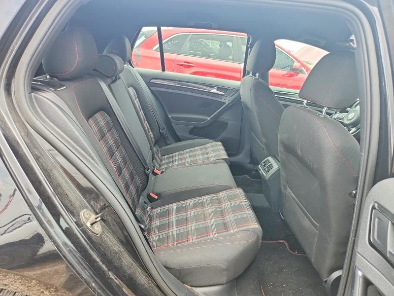 2017 VOLKSWAGEN GTI S/SE 10