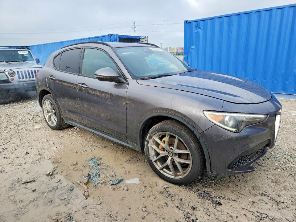 2018 ALFA ROMEO STELVIO TI SPORT 4