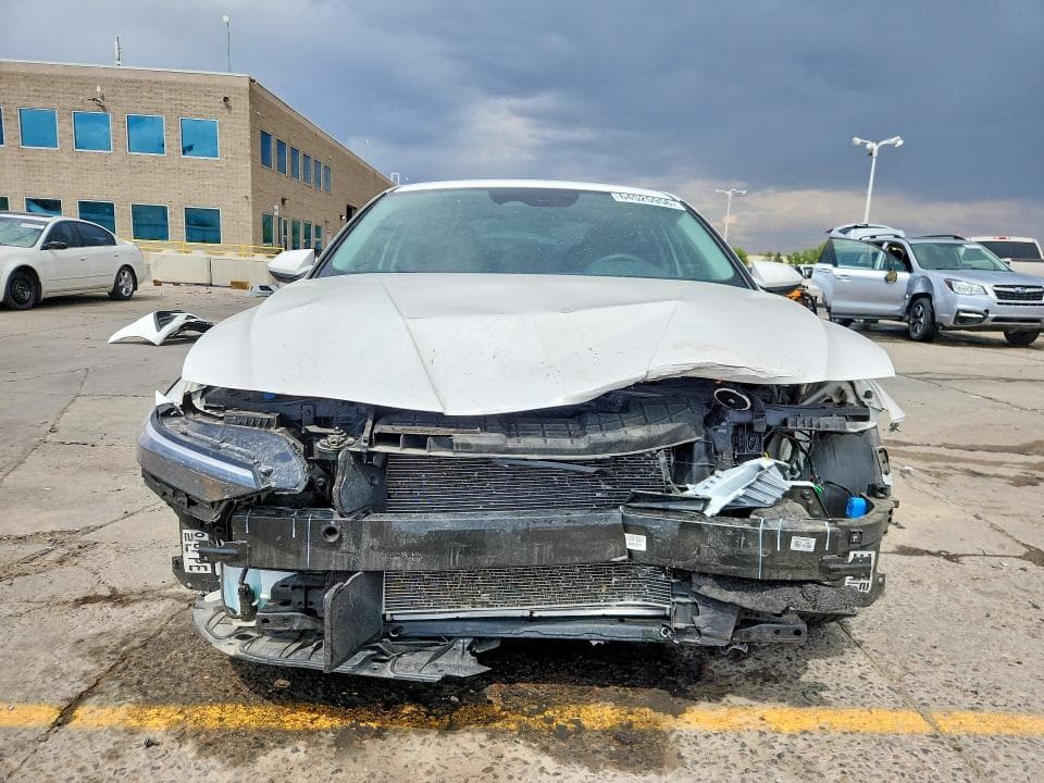 2024 HYUNDAI ELANTRA SEL 5