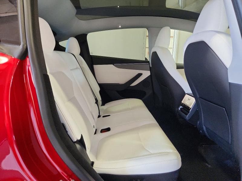 2026 TESLA MODEL Y 10