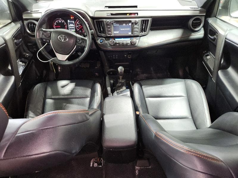 2017 TOYOTA RAV4 SE 8