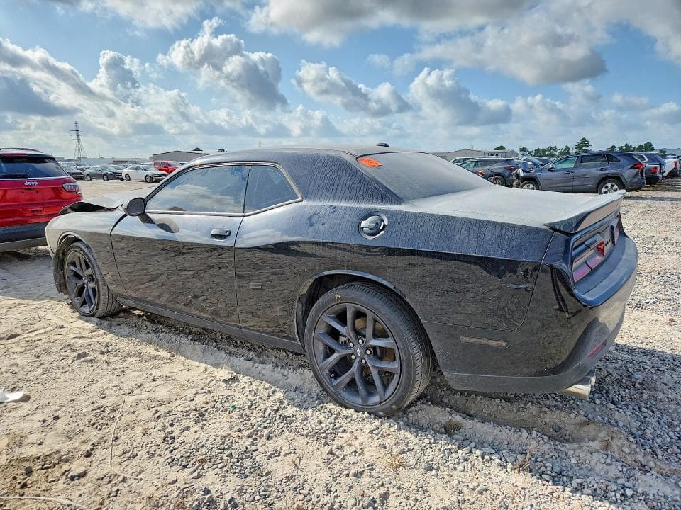 2022 DODGE CHALLENGER SXT 2
