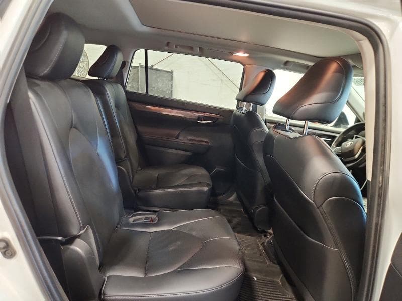 2023 TOYOTA HIGHLANDER HYBRID PLATINUM 11