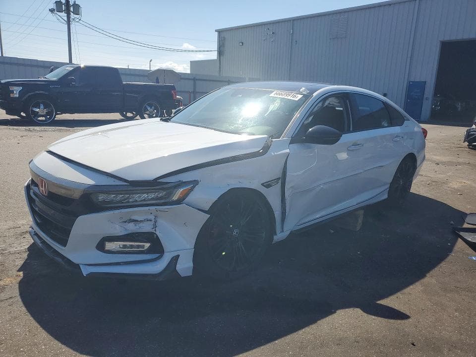 2018 HONDA ACCORD TOURING - 1