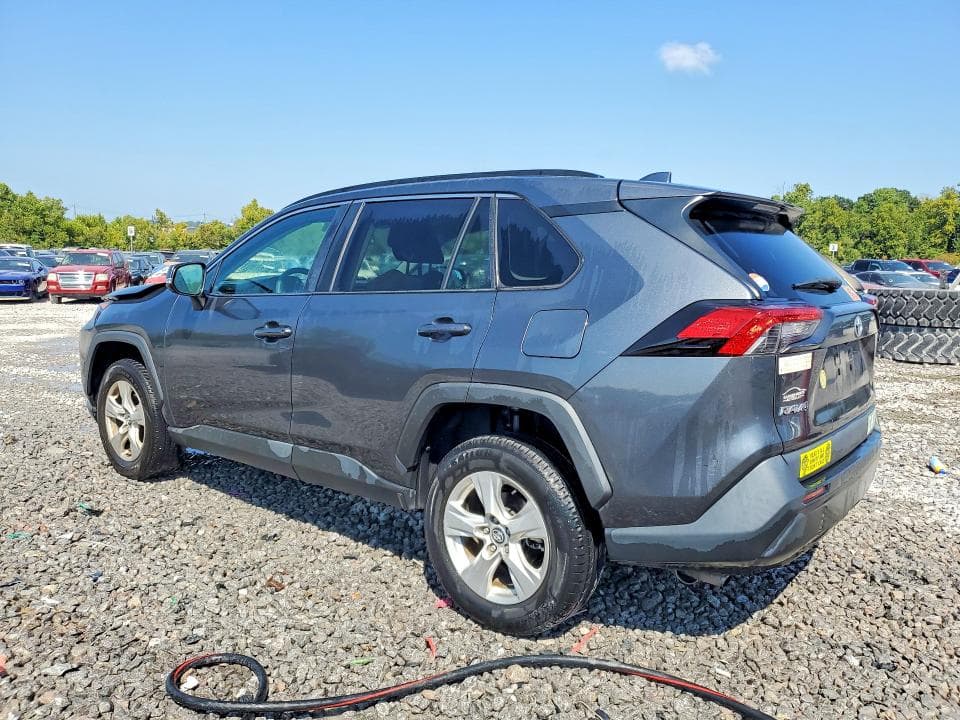 2021 TOYOTA RAV4 XLE 2