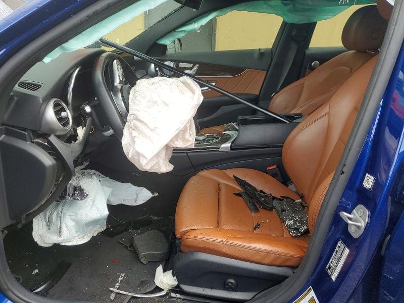 2021 MERCEDES-BENZ C 300 7