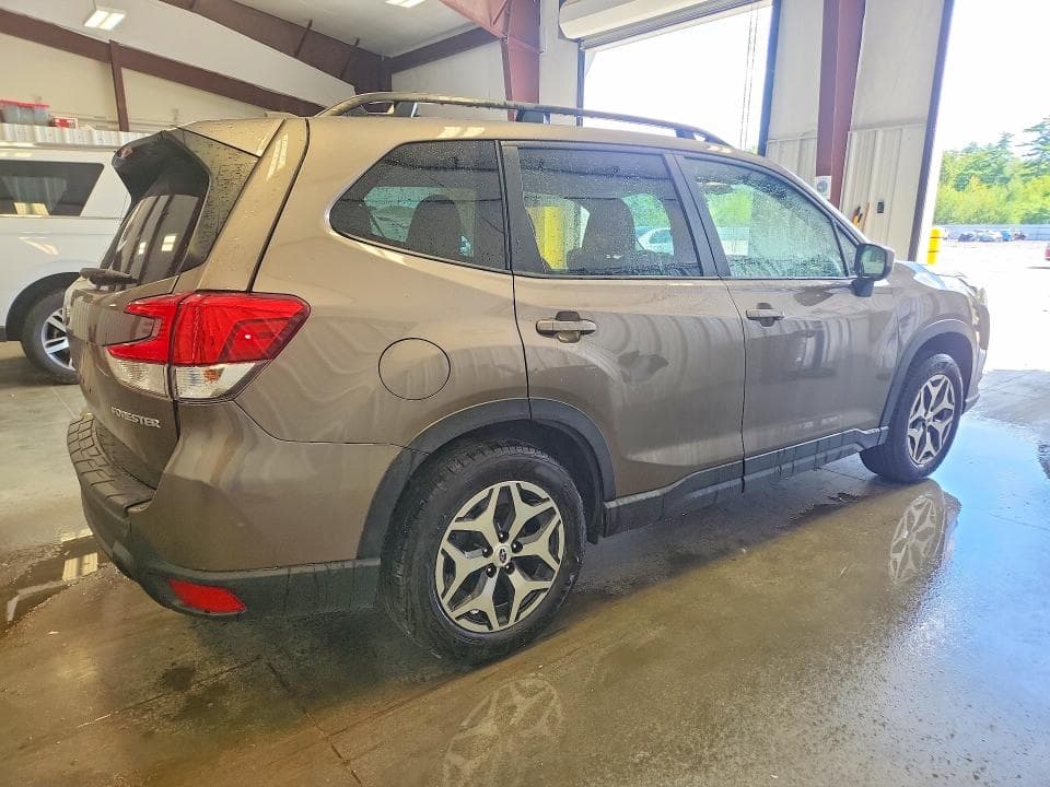 2023 SUBARU FORESTER PREMIUM 3