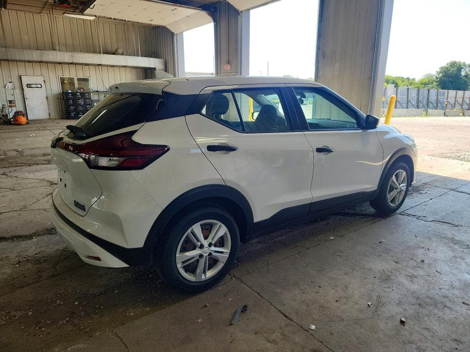 2024 NISSAN KICKS S 3