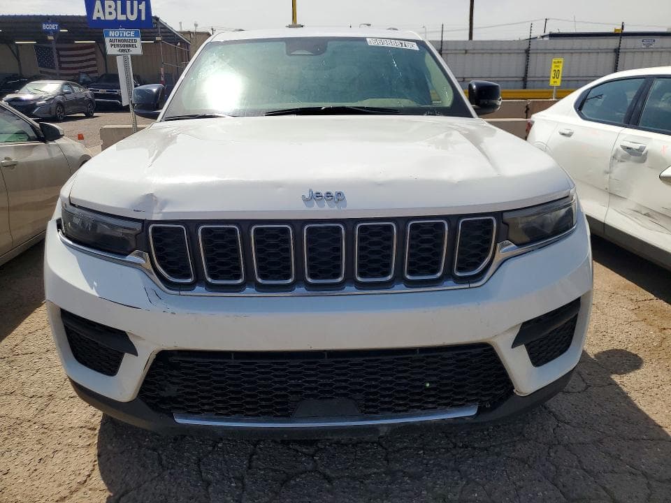 2023 JEEP GRAND CHEROKEE LAREDO 5