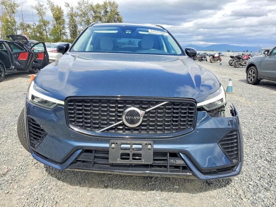 2025 VOLVO XC60 CORE 5