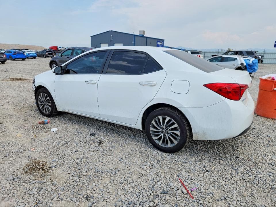 2017 TOYOTA COROLLA XLE 2
