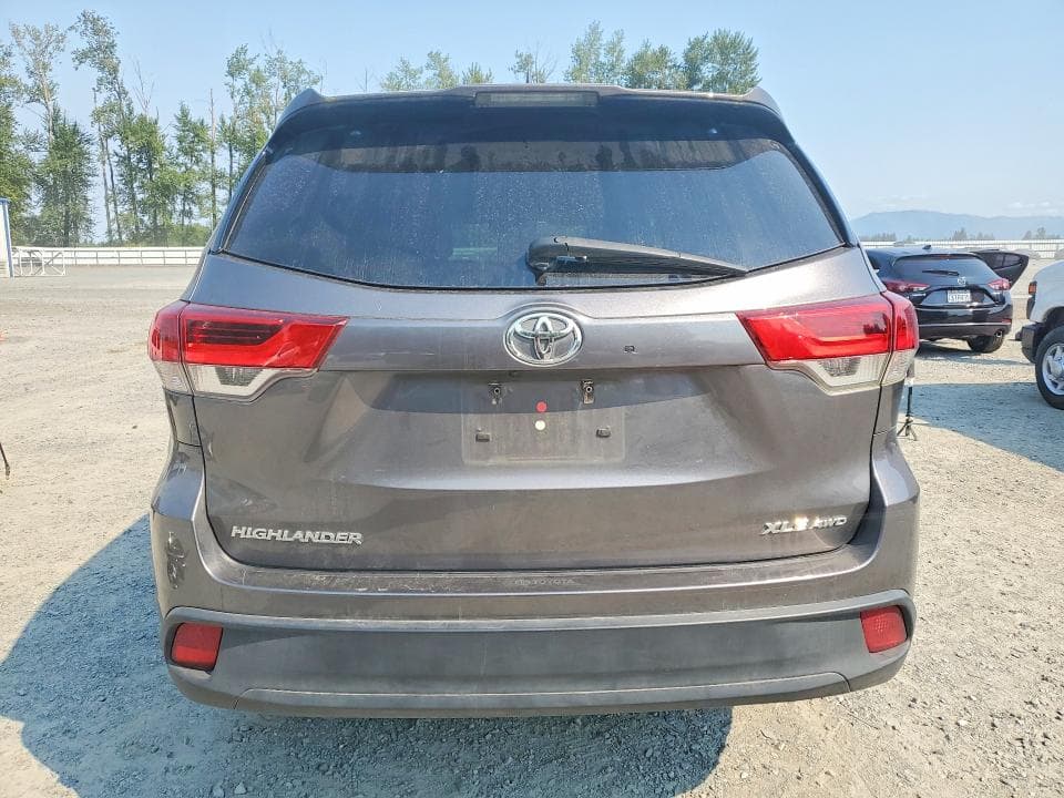 2019 TOYOTA HIGHLANDER XLE 6