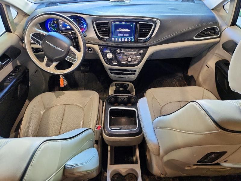 2018 CHRYSLER PACIFICA HYBRID LIMITED 8