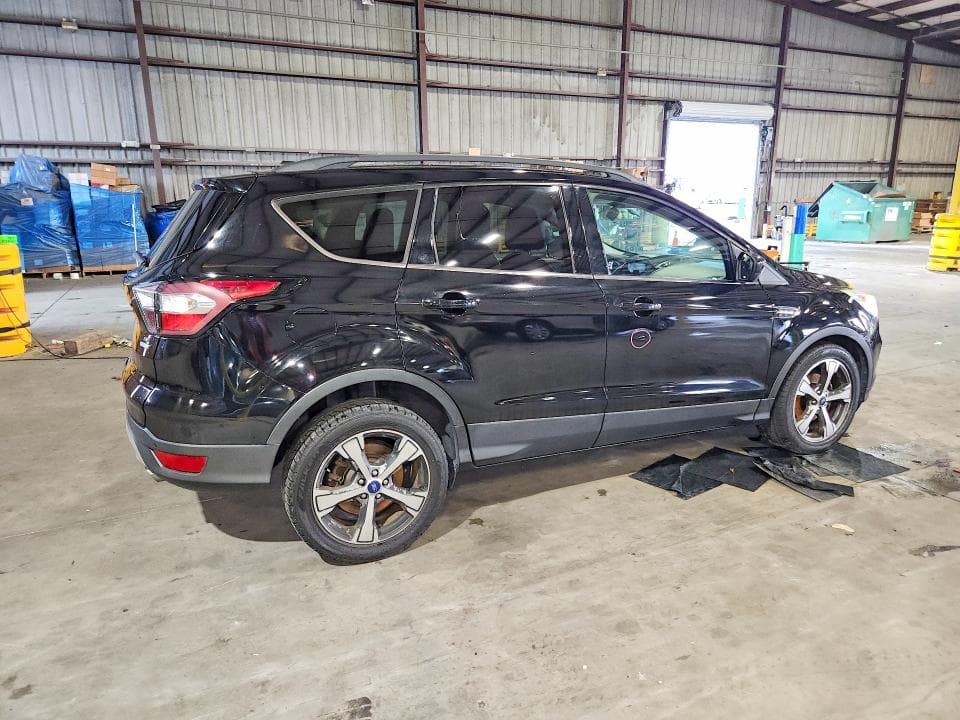 2017 FORD ESCAPE SE 3