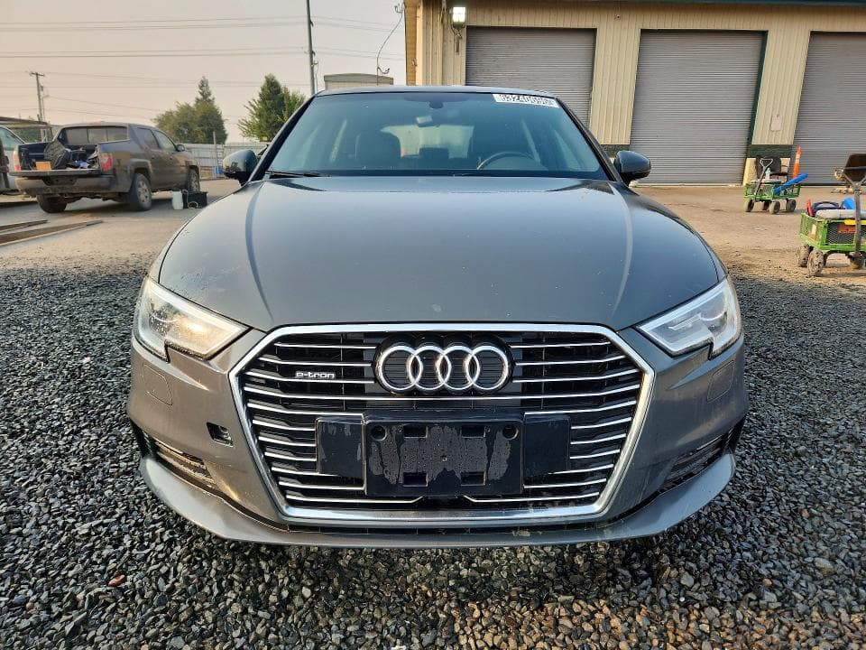 2017 AUDI A3 E-TRON PREMIUM 5