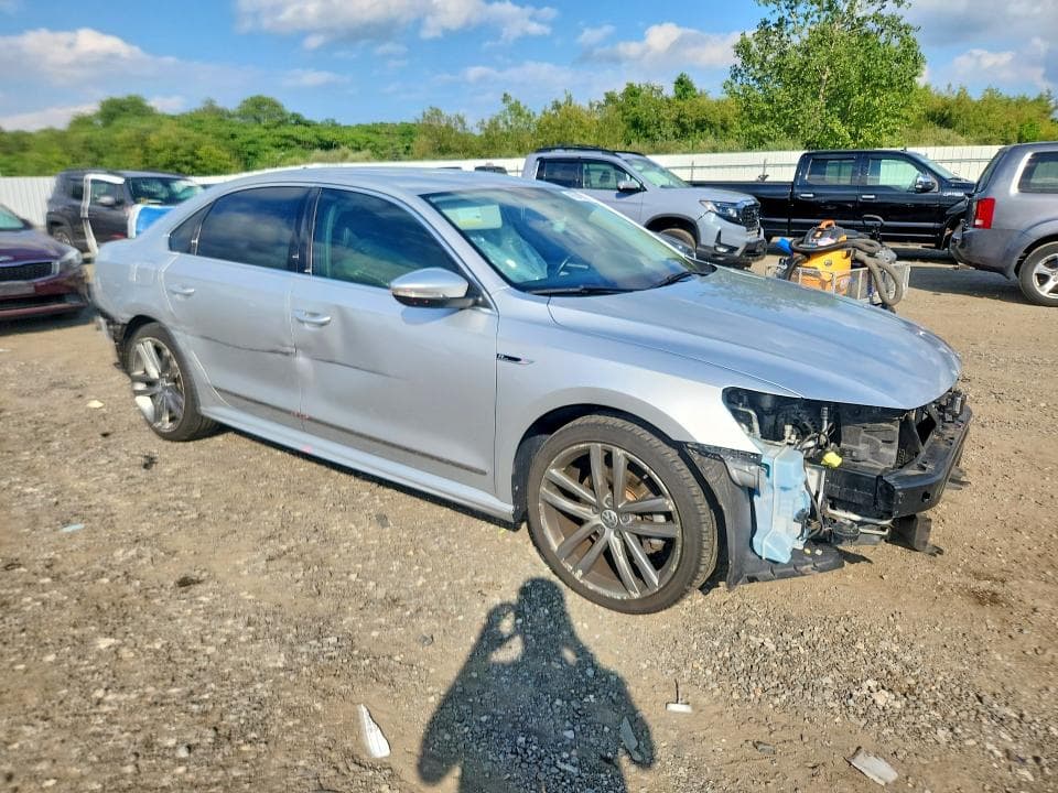 2017 VOLKSWAGEN PASSAT R-LINE 4