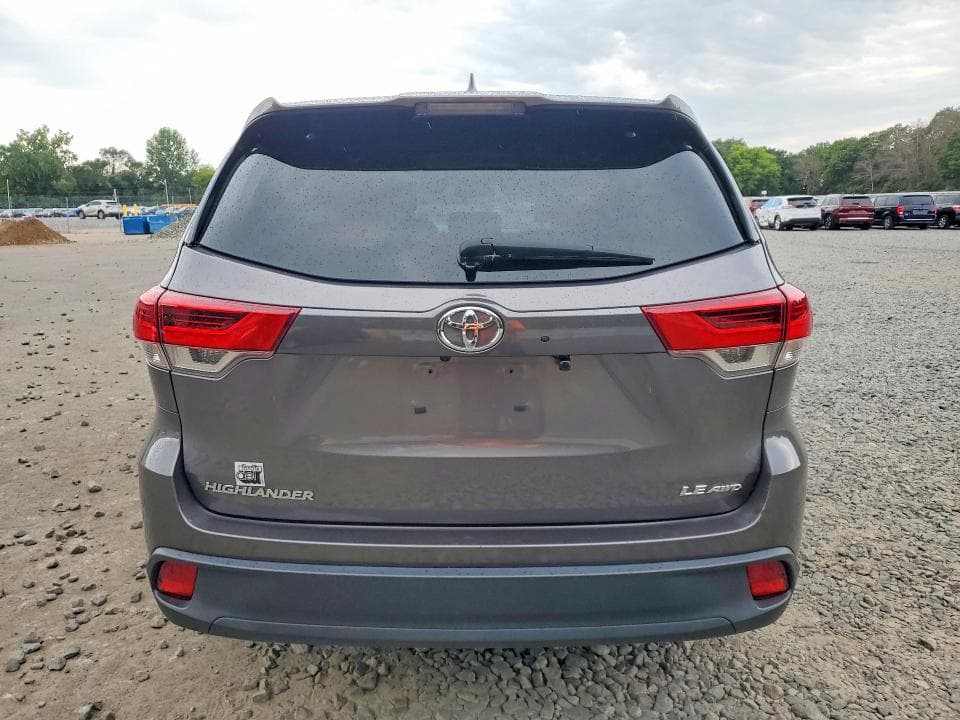 2017 TOYOTA HIGHLANDER LE PLUS 6