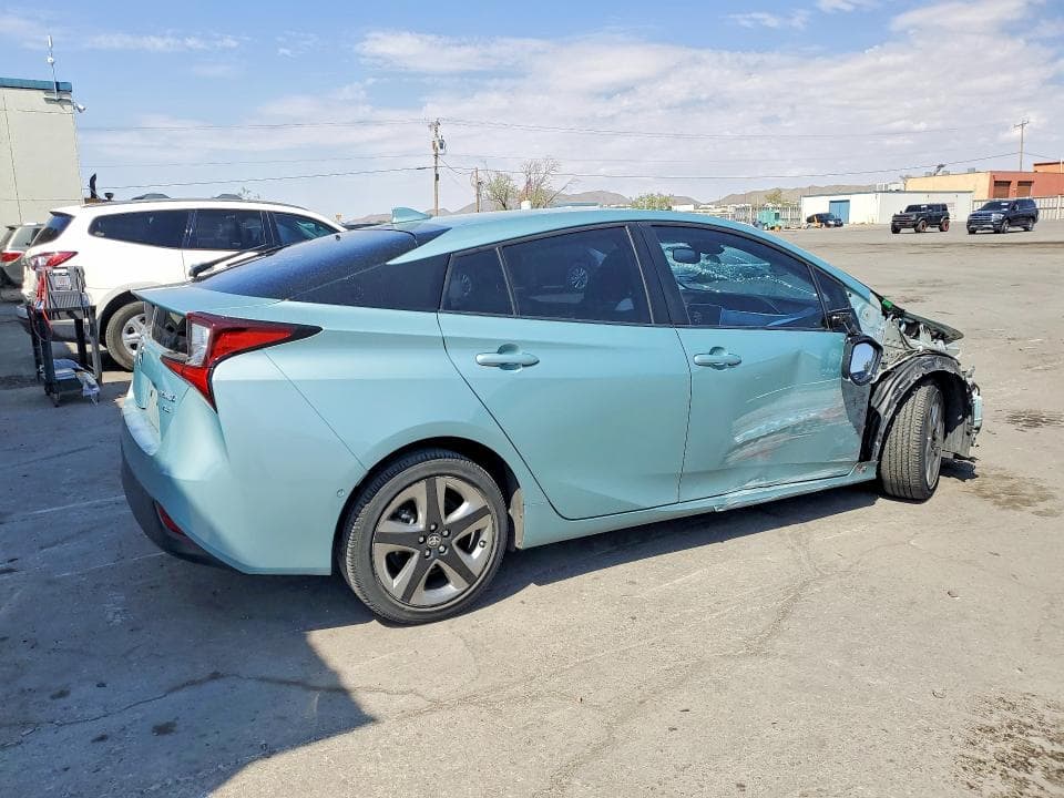 2019 TOYOTA PRIUS XLE 3