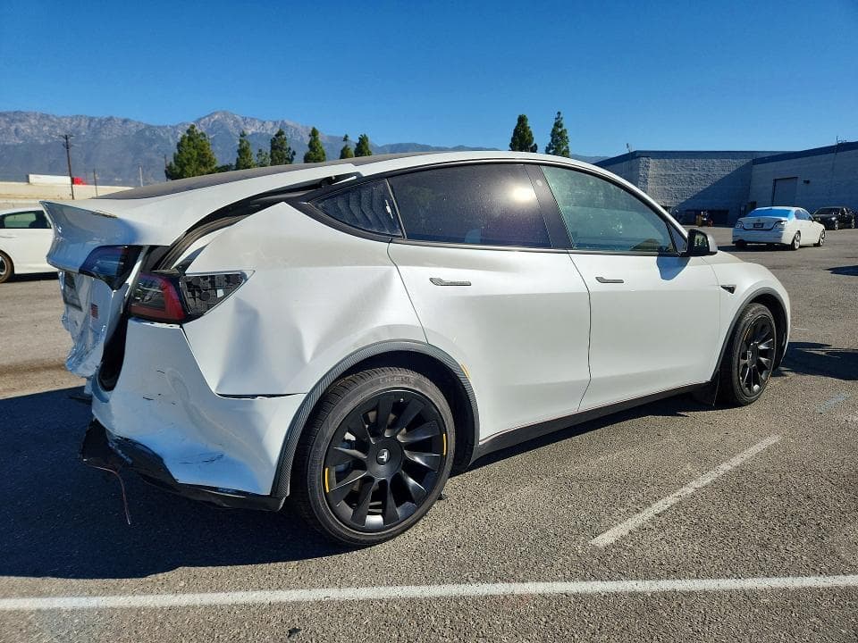 2023 TESLA MODEL Y 3