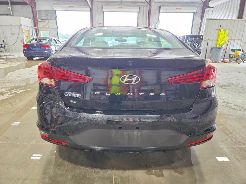2019 HYUNDAI ELANTRA SE 6