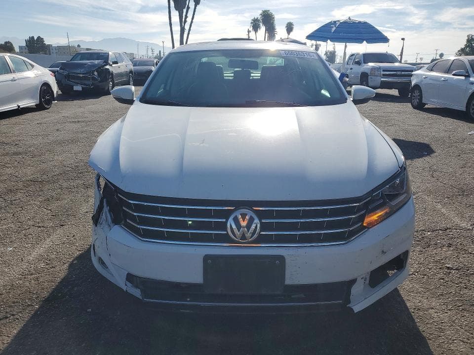 2017 VOLKSWAGEN PASSAT SE 5
