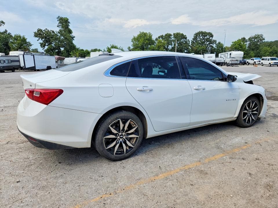 2017 CHEVROLET MALIBU LT 3