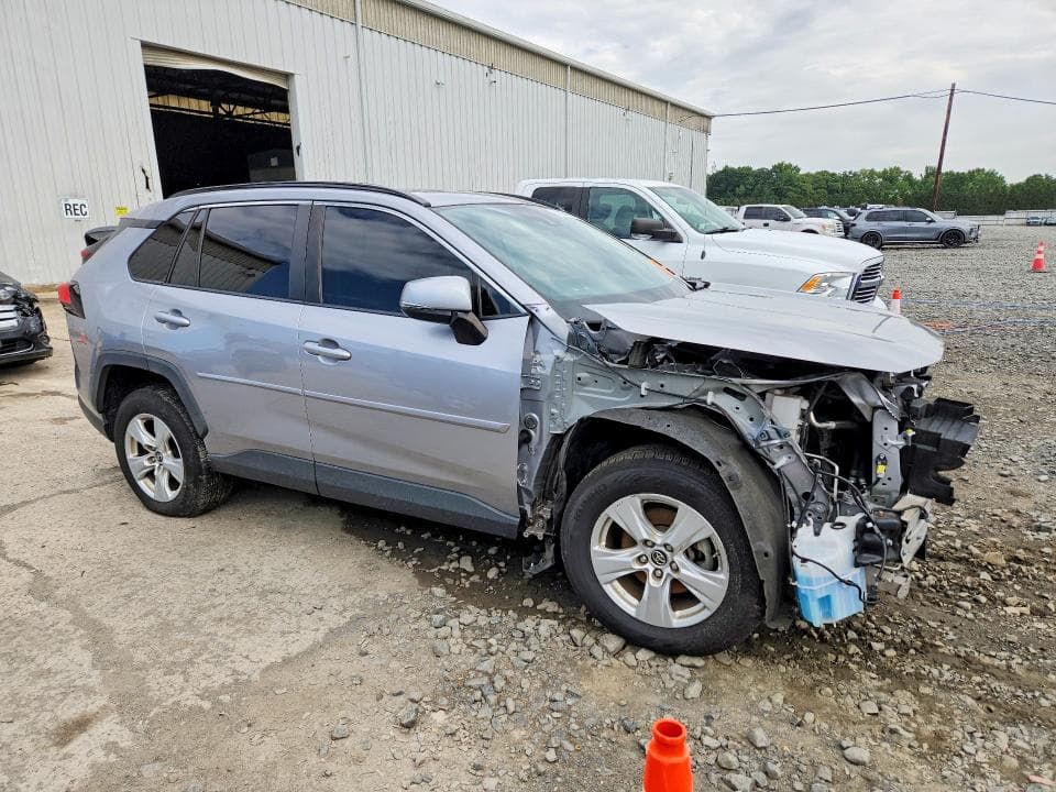 2019 TOYOTA RAV4 XLE 4