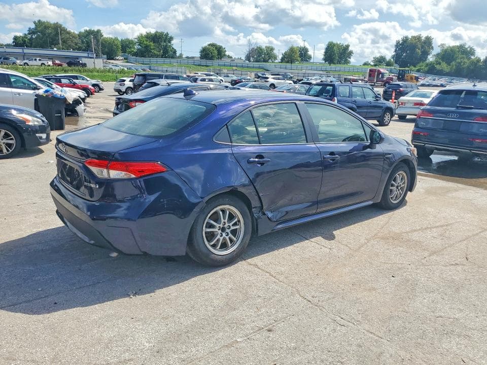 2021 TOYOTA COROLLA LE 3