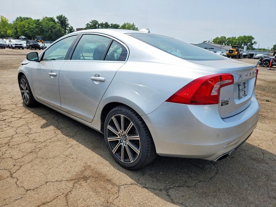 2017 VOLVO S60 PLATINUM 2