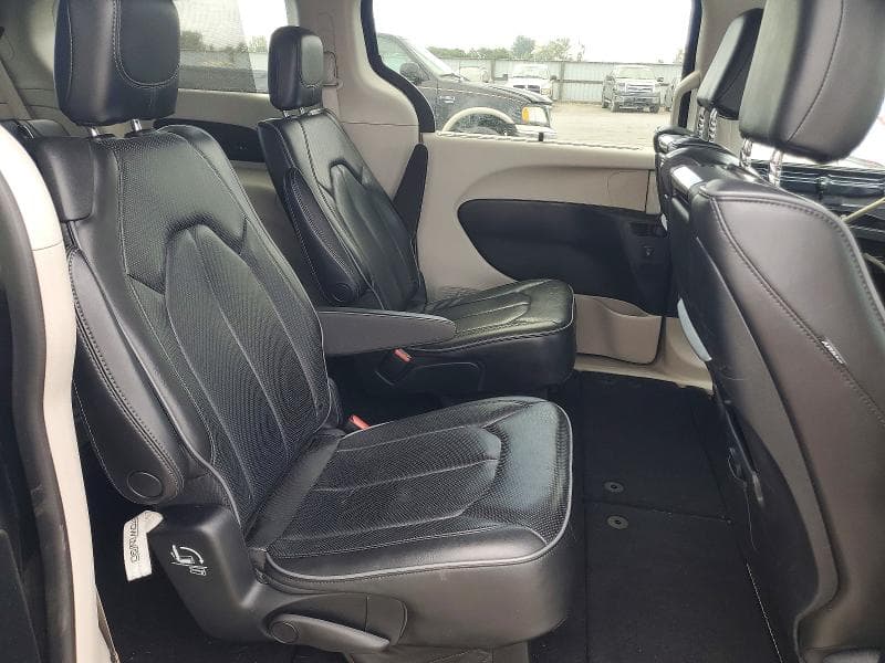 2019 CHRYSLER PACIFICA LIMITED 11