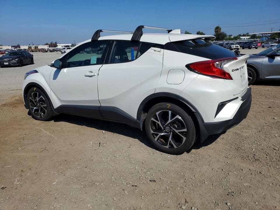 2021 TOYOTA C-HR XLE 2
