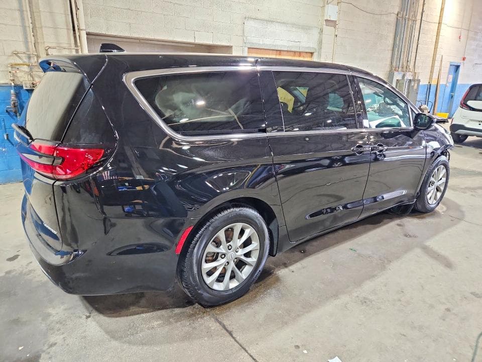 2026 CHRYSLER PACIFICA LIMITED 3