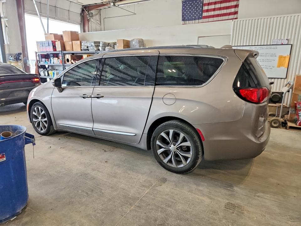 2018 CHRYSLER PACIFICA LIMITED 2