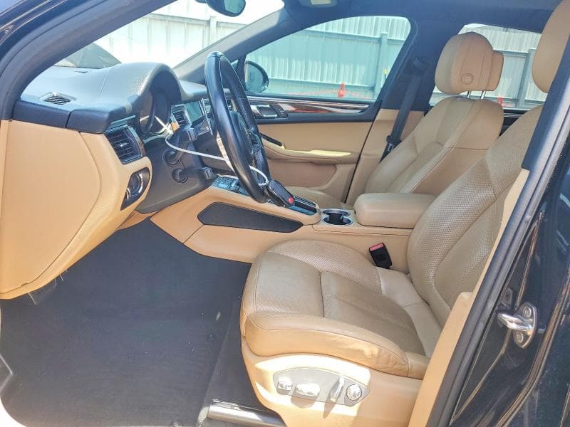 2017 PORSCHE MACAN 7